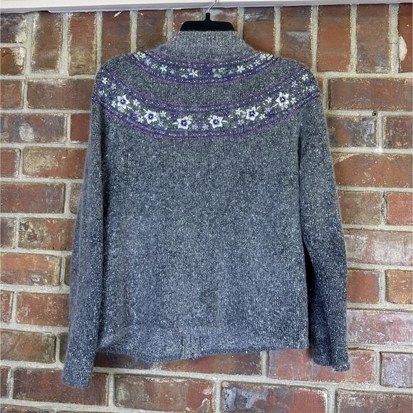 Dressbarn‎ Grey Embroidered Silk Angora Blend Full Zip Sweater Jacket Size Small - Picture 2 of 7